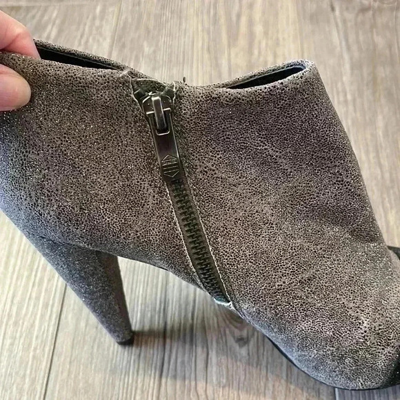 Vince Camuto Leather Black, Gray, and Silver Sparkling  Booties | Size 8.5 - Picture 9 of 13